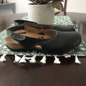Dr. Weil orthaheel sling back clogs